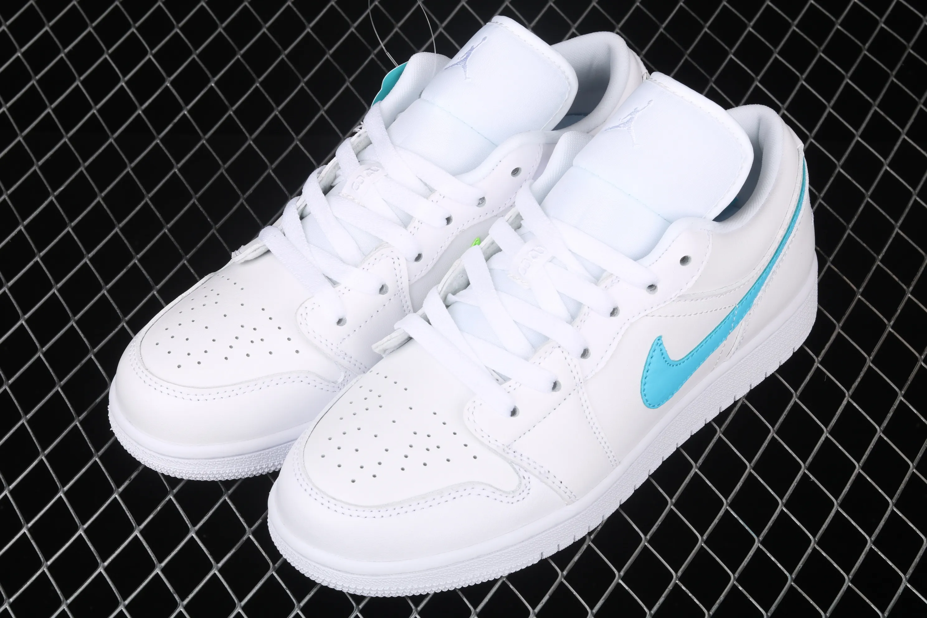 All categories Air Jordan Jordan series basketball shoes Air Jordan 1 Low New version Air Jordan 1 Low "White Multi" AJ1 Joe 1 four-color mandarin duck low-top top-layer leather cultural and leisure sports sneakers CW7035-100